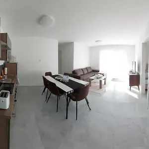  Apartment Ferienwohnung Ela
